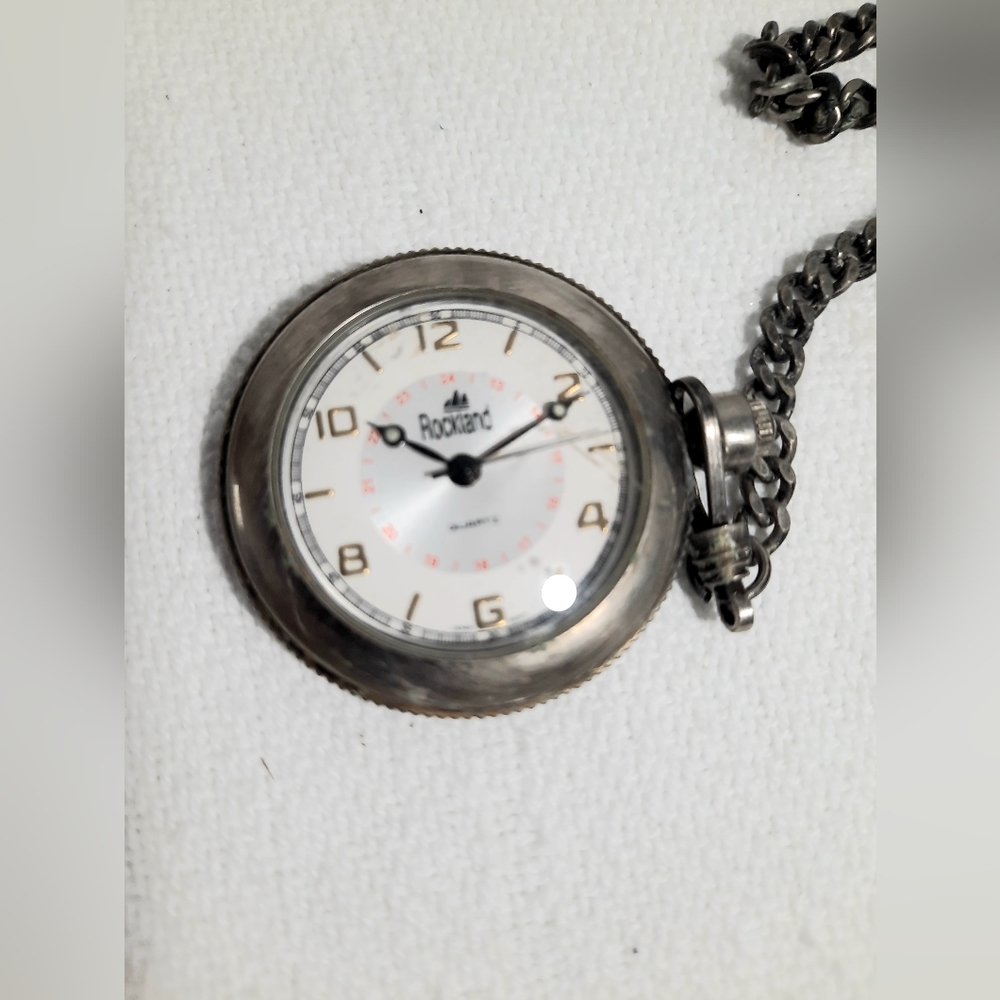 Vintage Rockland Pocket Watch Jewelry Watches with Chain Needs Battery